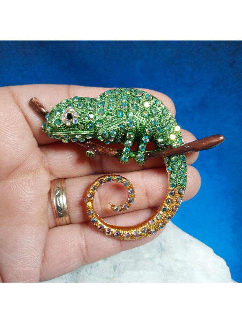 Colorful rhinestone Chameleon brooch/ pendant - Picture 7 of 8